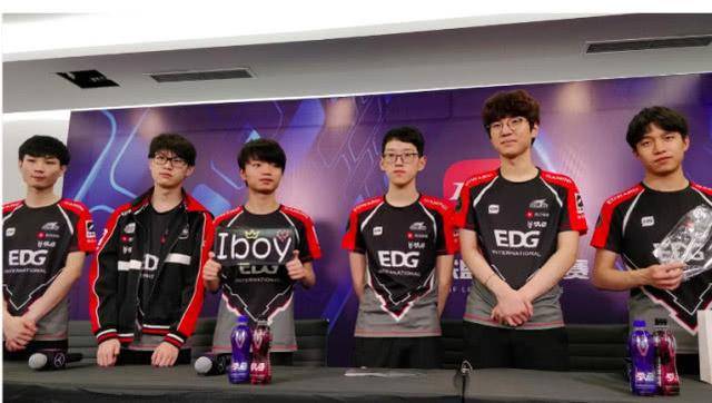 又为队友创 又为队友创